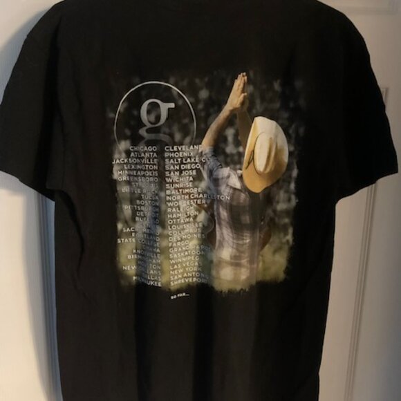 GARTH BROOKS WORLD TOUR CONCERT  BAND TEE - Picture 3 of 3